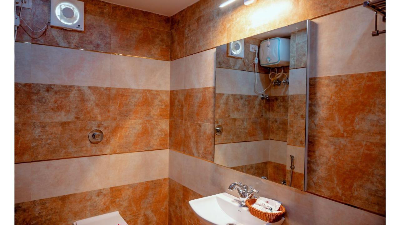 Hotel Dc Star Tarapith Eksteriør billede